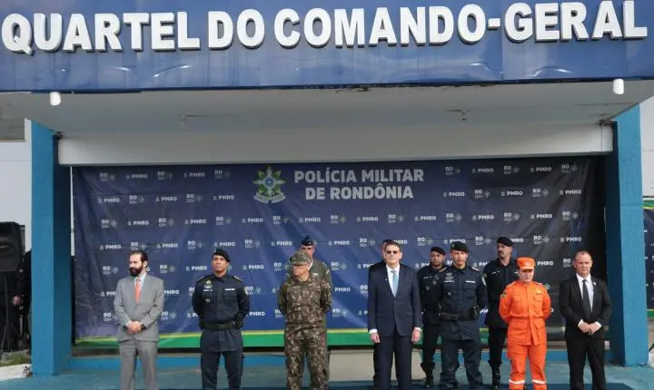 Governo de RO promove militares em solenidade alusiva a Tiradentes
