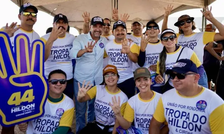 Hildon Chaves reúne apoiadores e lança campanha em adesivaço histórico