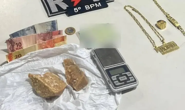 Homem é preso por tráfico de drogas depois de resistir a abordagem policial na capital