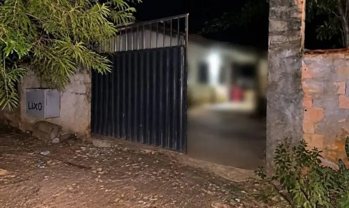 Homem fica ferido depois de ser atingido por tiros disparados por criminoso por cima de muro em RO