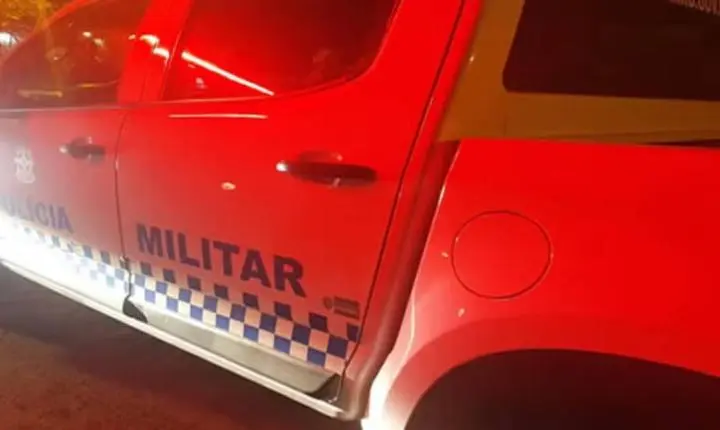 Homem tenta furtar caminhonete, bate em caminhão e foge antes da chegada da polícia em RO