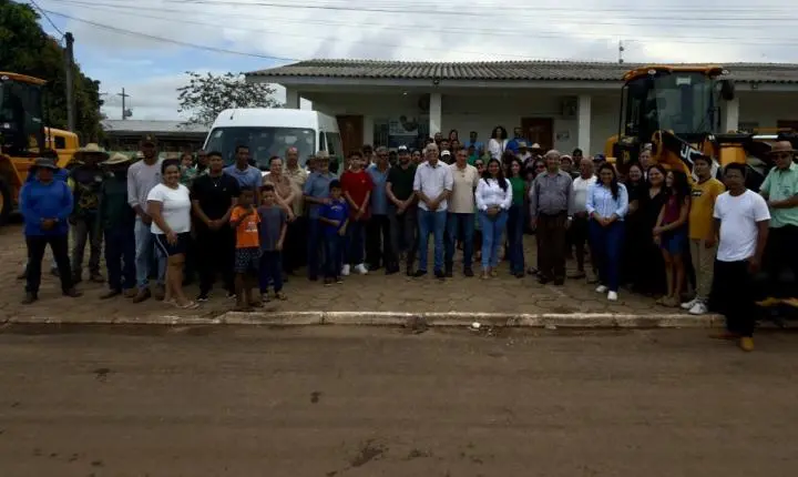 Ismael Crispin participa da entrega de investimentos que fortalecem a saúde e a infraestrutura de Pimenteiras do Oeste