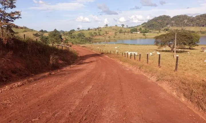Jean Oliveira garante patrolamento de mais de 500 km de rodovias não pavimentadas e beneficia produtores, estudantes e turistas da Zona da Mata
