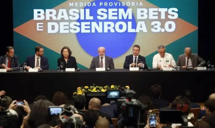 Lula assina medida provisória que institui terceira fase do programa Desenrola Brasil