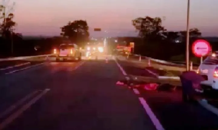 Motociclista de 64 anos morre em colisão com carreta na rodovia BR-364