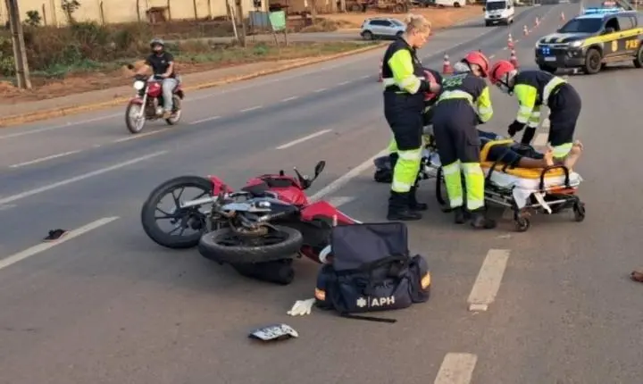 Motociclista fica ferido depois de colisão na BR-364