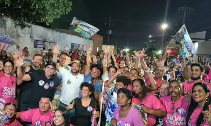 Multidão recebe Sílvia Cristina na Zona Sul da capital