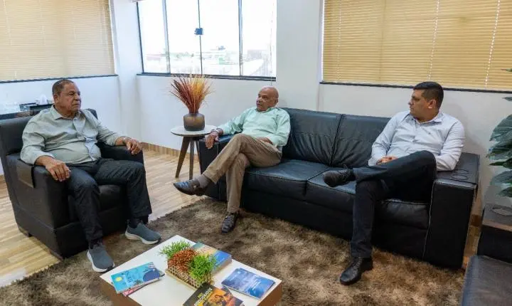 Pastor Evanildo reforça diálogo com comunidades e lideranças durante visitas a São Francisco do Guaporé e Ji-Paraná
