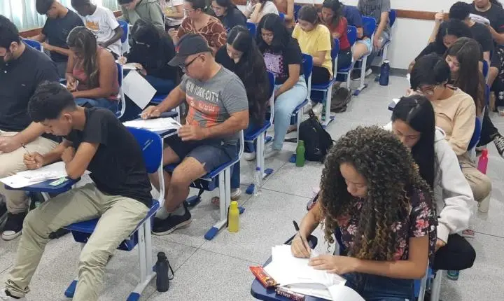 Pré-Enem Municipal inicia aulas e amplia oportunidades de acesso ao ensino superior