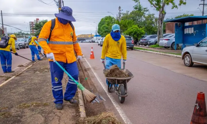 Prefeitura garante gratificação permanente de R$ 750,00 para 636 servidores da limpeza urbana