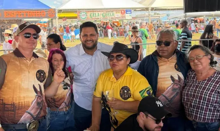 Samuel Costa participa da 31ª Cavalgada do Trabalhador em Candeias do Jamari e defende o fim da escala 6x1