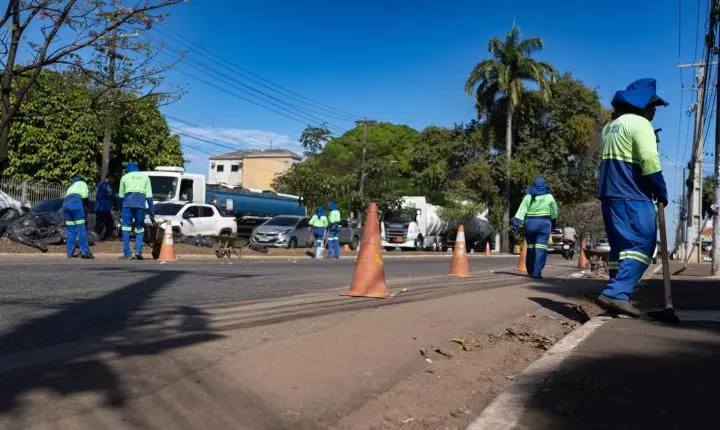 Semana encerra com frentes de limpeza em vários pontos de Porto Velho