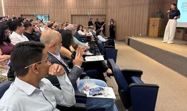 Semana Pedagógica do Grupo Educacional Aparício Carvalho reúne docentes para fortalecer a inovação e o planejamento acadêmico