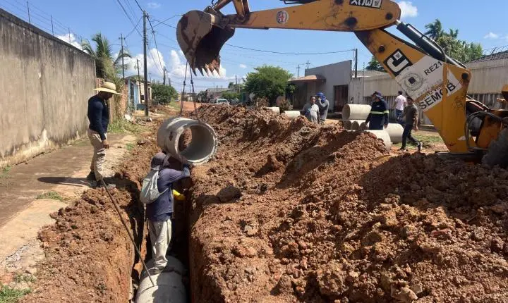 Serviços de infraestrutura avançam no bairro Três Marias