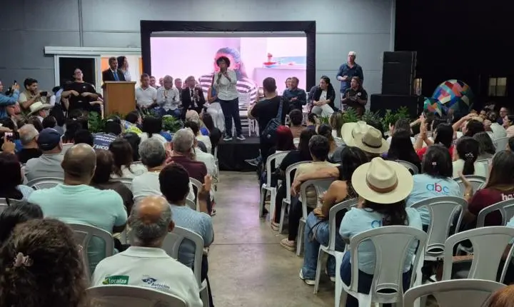 Sílvia Cristina afirma que seu mandato veio para enxergar aqueles que o mundo ignorava