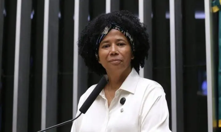Sílvia Cristina relata projeto aprovado pela Câmara, que considera fator amazônico nas despesas da merenda escolar