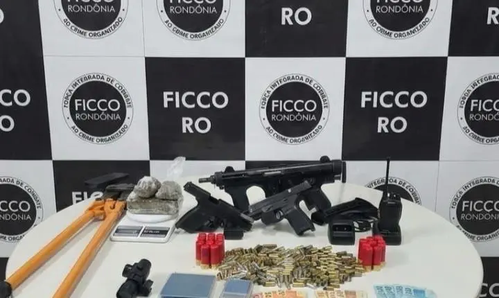 Submetralhadora e e duas pistolas são apreendidas na capital em operação das forças de segurança