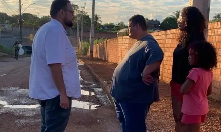 Thiago Tezzari acompanha melhorias no bairro nova esperança a pedido de moradores.