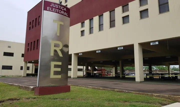 TRE-RO mantém decisão e rejeita denúncia contra prefeito flagrado com R$ 30 mil