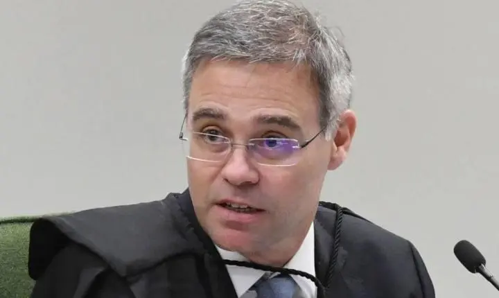 Tribunal Superior Eleitoral inicia julgamento sobre remoção de postagens contra presidenciável