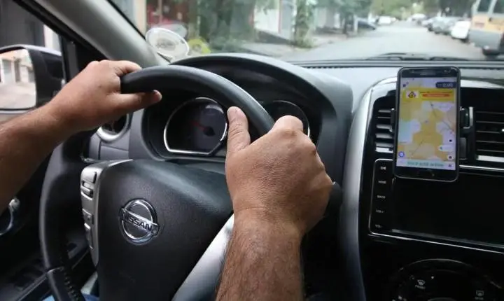 Tribunal Superior Eleitoral proíbe propaganda eleitoral em veículos de transporte por aplicativo e táxis