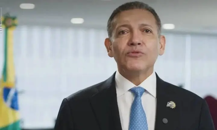 TSE desmente acusação de Flávio Bolsonaro e nega expulsão de fiscais do PL durante a apuração das eleições