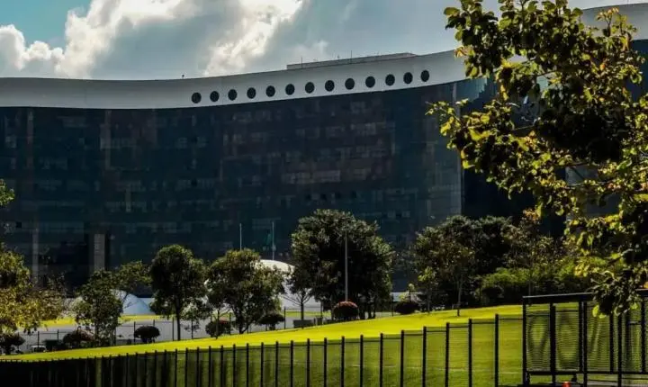 TSE determina remoção de vídeos de Lula e Janja por propagação de desinformação sobre planos de Flávio Bolsonaro