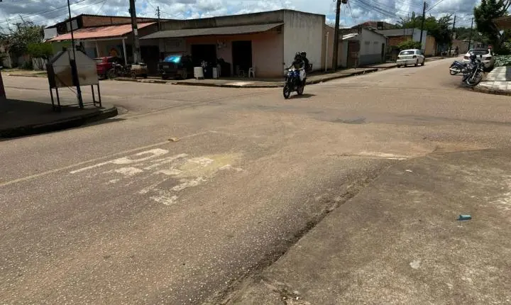 Vereador Edimilson Dourado solicita e prefeitura inicia reforço na sinalização viária