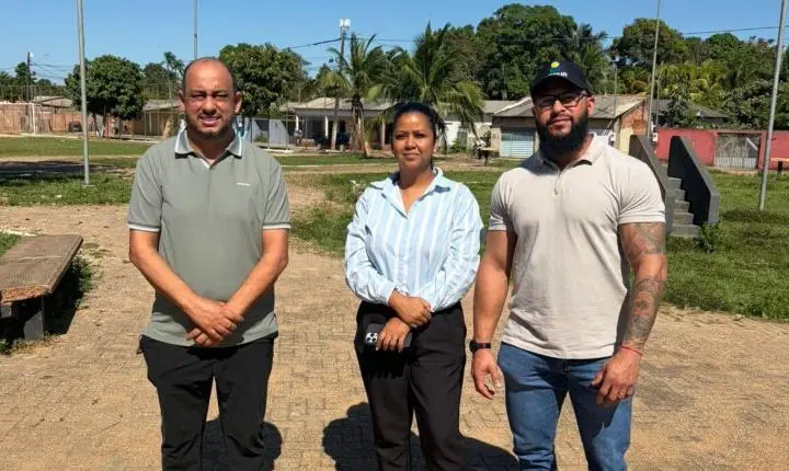 Vereador Wanoel Martins vistoria praça do bairro Ronaldo Aragão para planejar melhorias